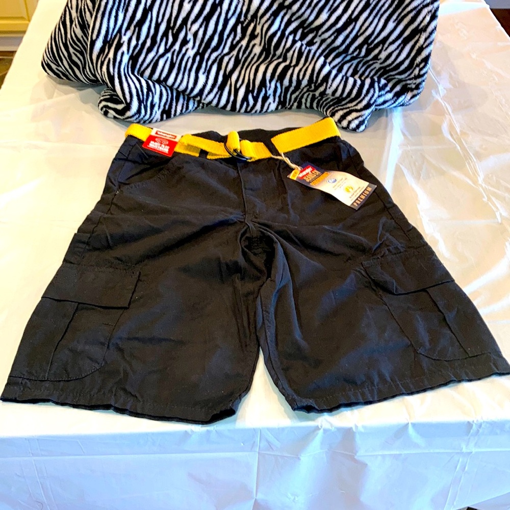 Wrangler Boys Black Shorts Size 12 NWT Cargo Style